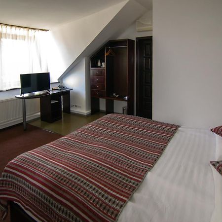 Knyazha Hora Hotel Kaniw Zimmer foto